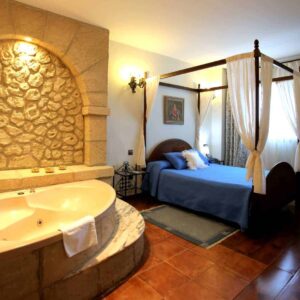 Suite Superior. Habitación con Jacuzzi y sala de estar