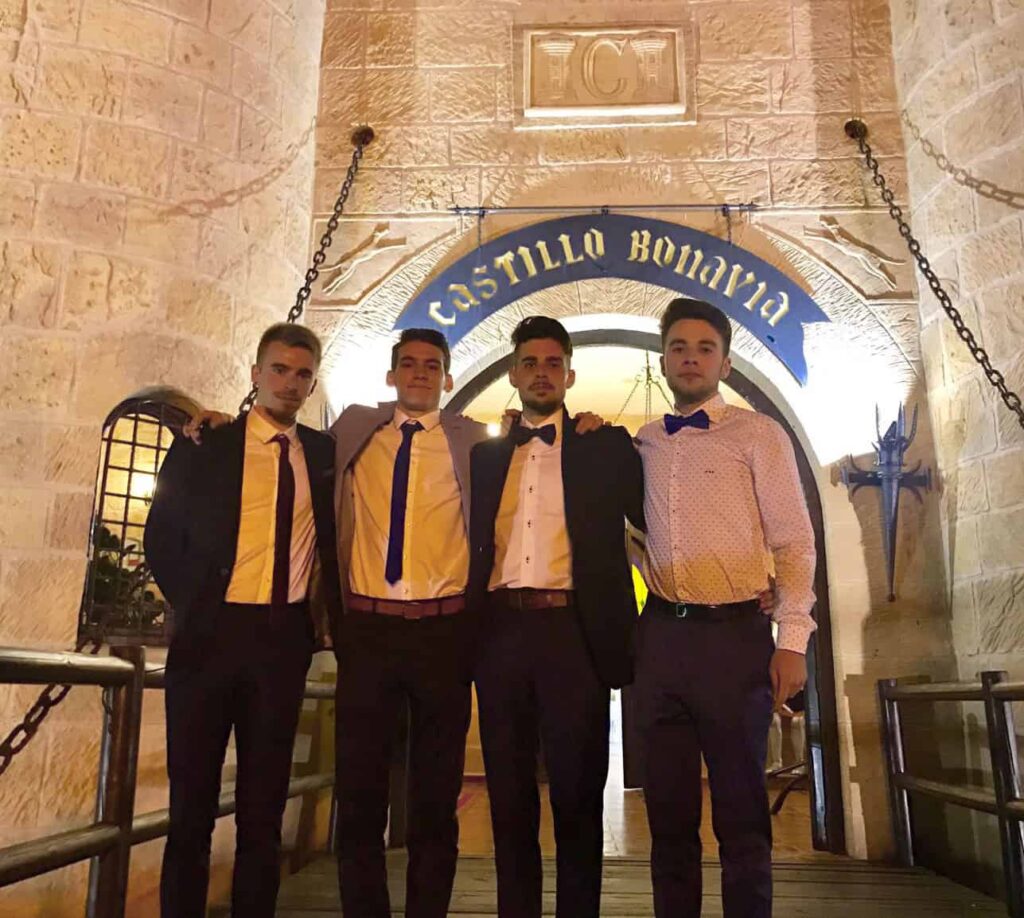 fiesta-graduaciones-en-zaragoza-hotel-castillo-bonavia