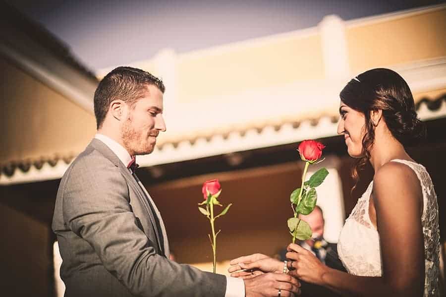 ceremonia-de-la-rosa-para-bodas-civiles-4