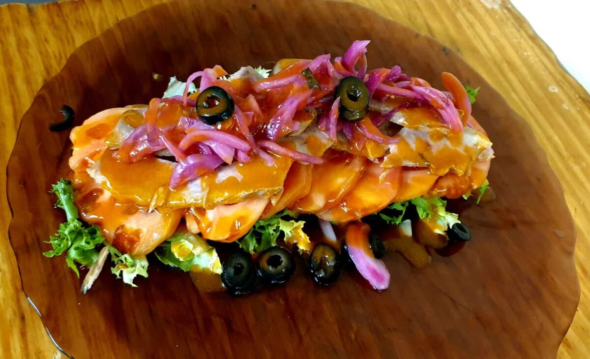 Ensalada Tomate Rosa con Ventresca_Castillo Bonavia-Carta 2019