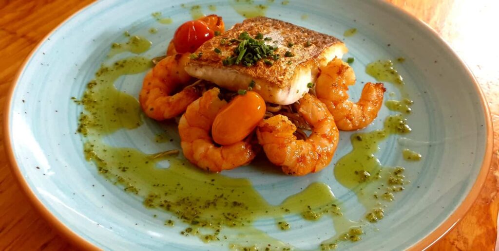 Merluza con langostinos_Carta Castillo Bonavia