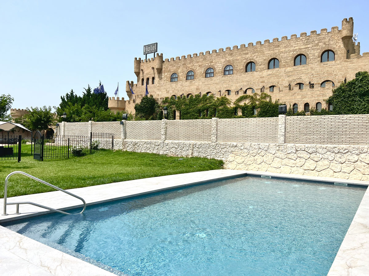 Castillo-Bonavia-Exterior-Piscina