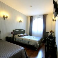 Habitacion-triple_Hotel-Castillo-Bonavia_Zaragoza-3-1