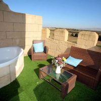 Jacuzzi exterior-Suite_Hotel Castillo Bonavia_Zaragoza